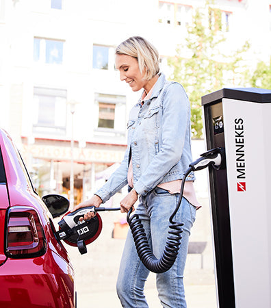 De Opkomst van Elektrische Auto's en de Slimme Keuze voor Mobiele Laadkabels