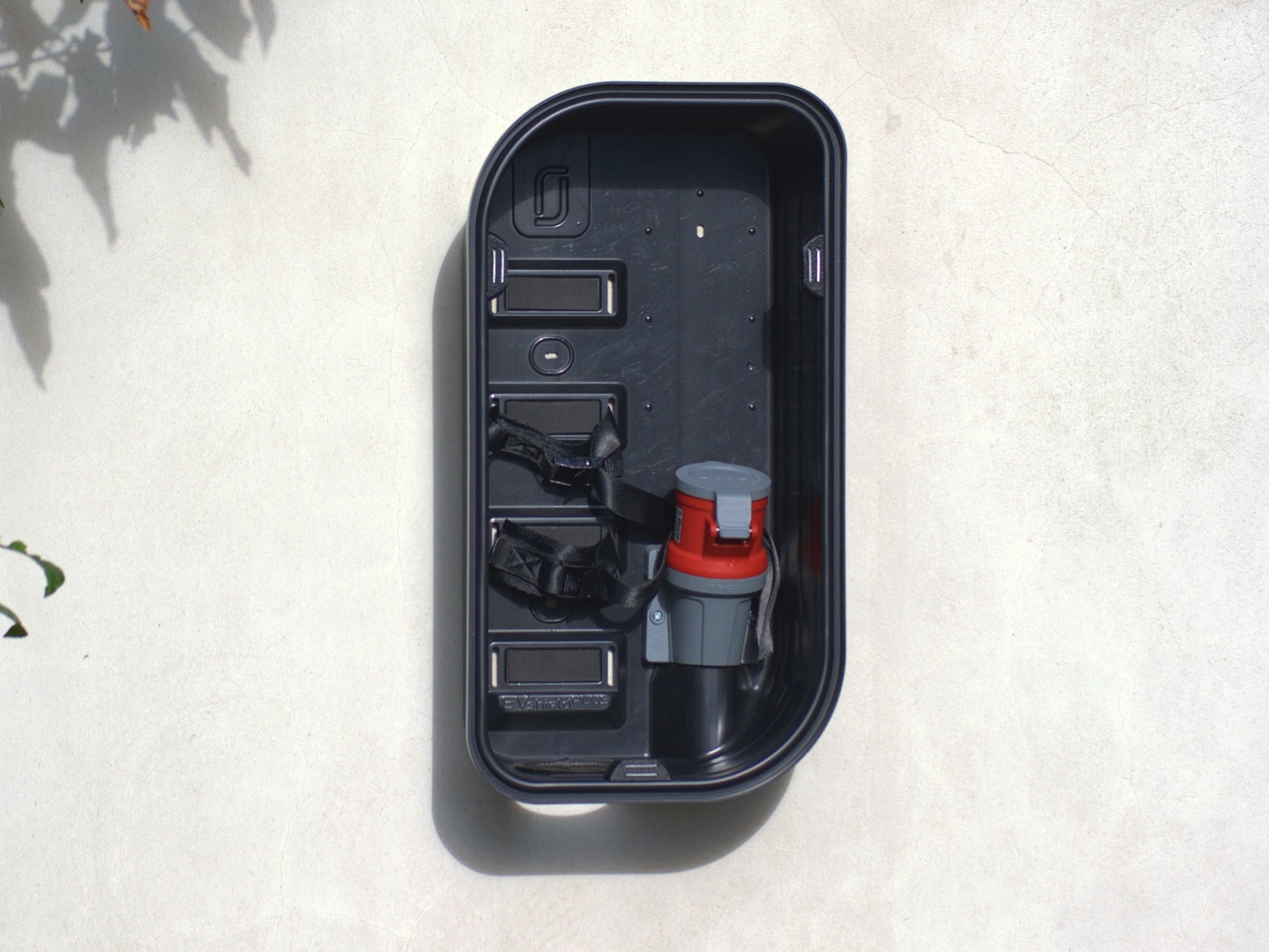 EVshield® PLUS – De Stijlvolle Vaste Laadoplossing voor Krachtstroom Thuisladers