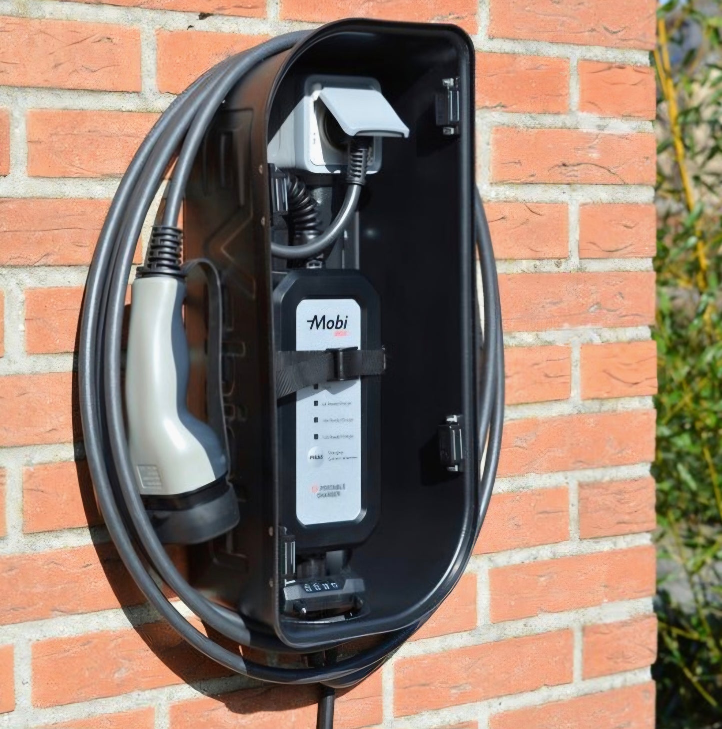 EVshield® Original - Transformeer je mobiele laadkabel in een vaste laadoplossing voor elektrische auto's - BlackCharge 